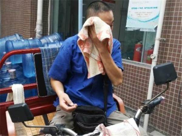 说明: https://hq.uestc.edu.cn/web/upload/image/20190826/1566809850747014868.jpg