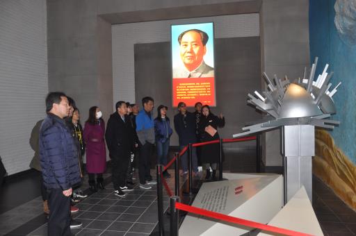 说明: 参观两弹历程馆