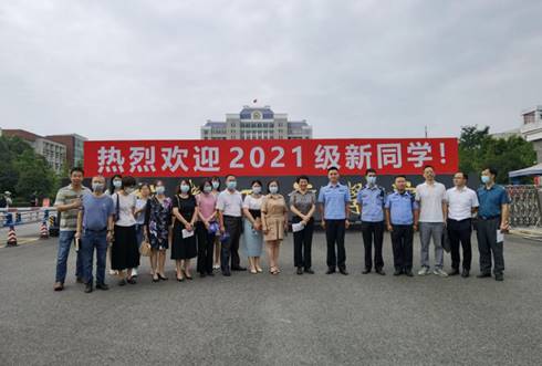 说明: 何3