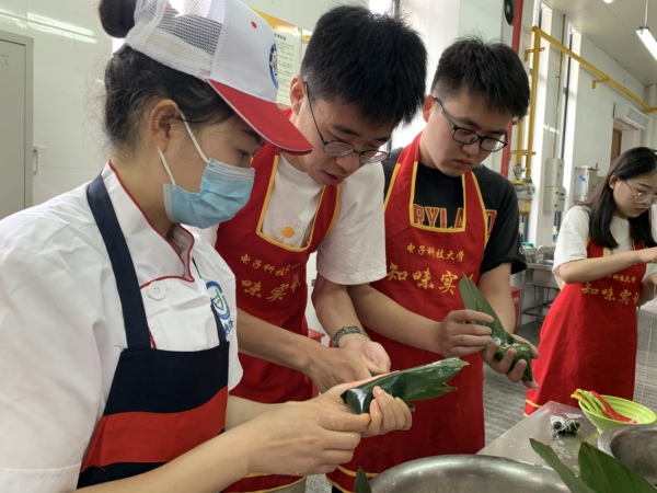 说明: 新闻图片3.jpg