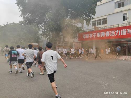 说明: https://www.scac.edu.cn/__local/9/D6/58/7CBAEC290B4EFA7328FF80AEC74_CC625DF8_18AEE.jpg
